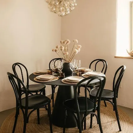 Couette-café Grad House