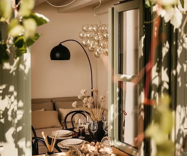 Grad House Nočitev z zajtrkom Stanjel