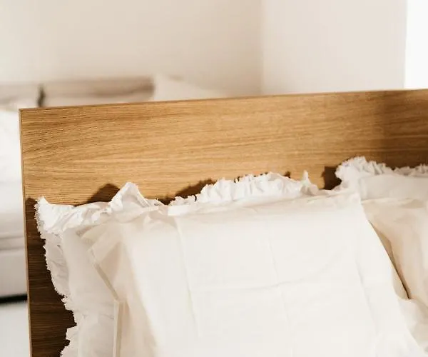 Grad House Nočitev z zajtrkom 3*