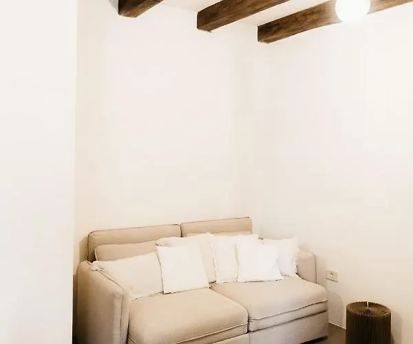 Grad House Nočitev z zajtrkom Stanjel