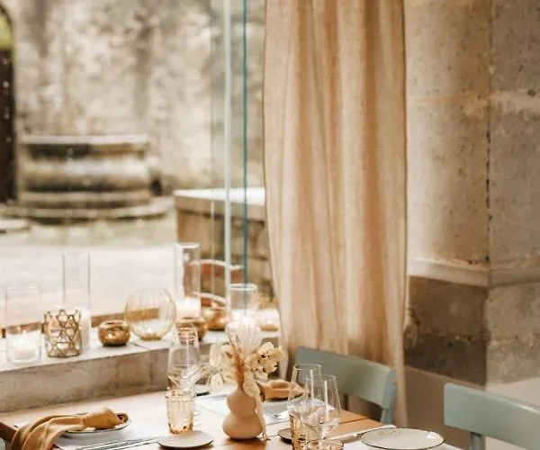 Grad House Nočitev z zajtrkom