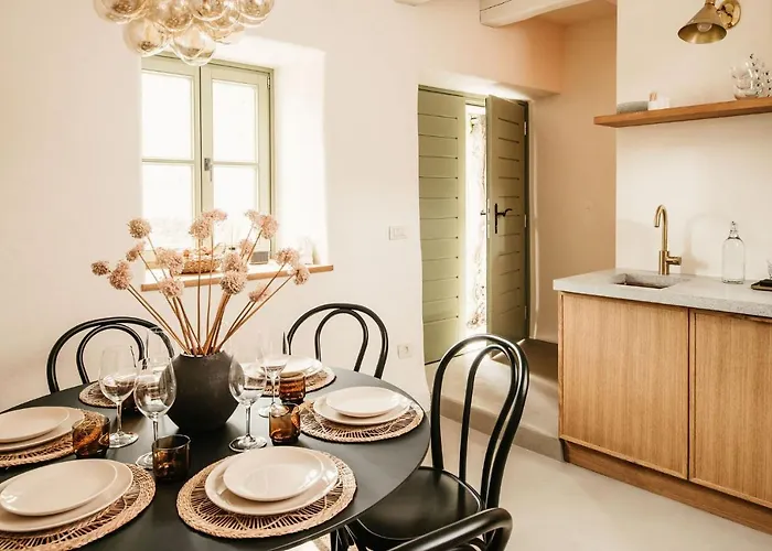 Grad House Nočitev z zajtrkom Stanjel